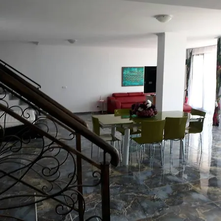 Akrotiriya Apartmán *